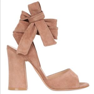 GIANVITO ROSSI Lace Up suede Sandals Nude